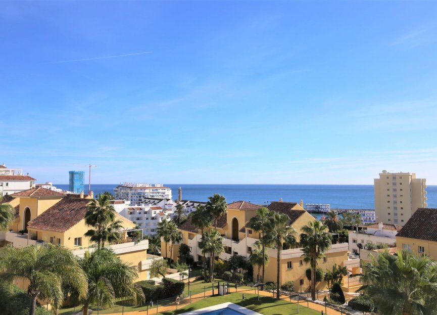 Resale - Apartment - Middle Floor Apartment - Estepona - Estepona Centro