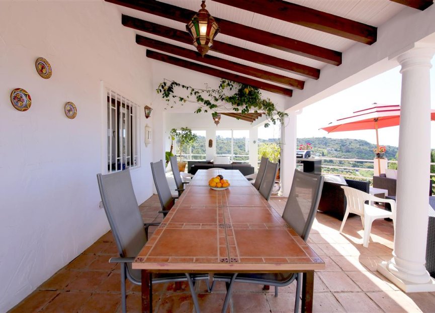 Resale - House - Detached Villa - Estepona - Estepona Centro