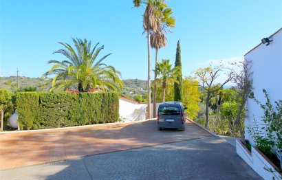 Resale - House - Detached Villa - Estepona - Estepona Centro