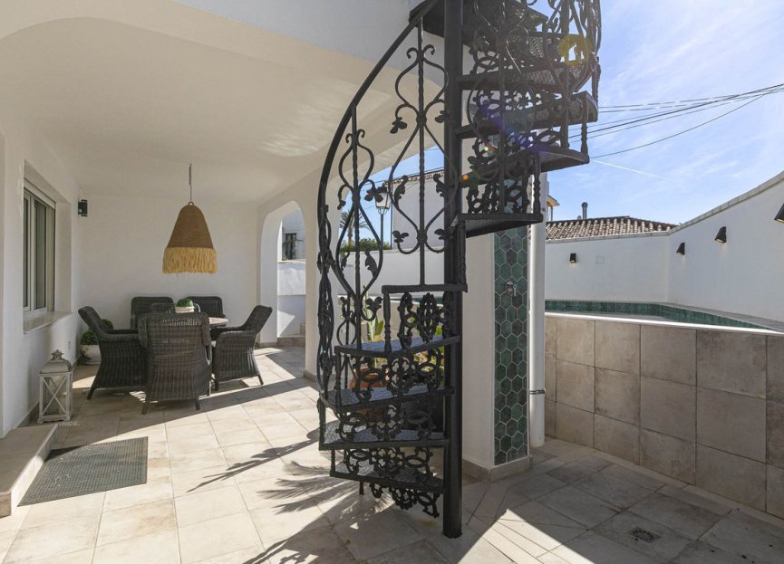 Resale - House - Detached Villa - Marbella - Costabella