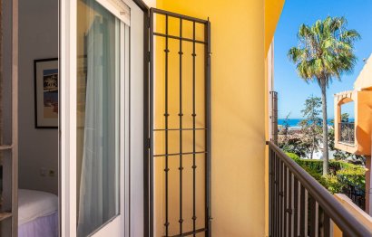 Resale - House - Semi-Detached House - Marbella - Costabella