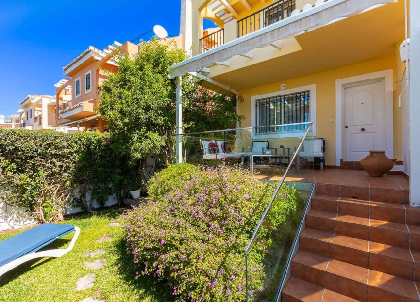 Resale - House - Semi-Detached House - Marbella - Costabella