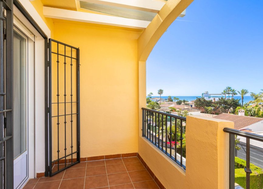 Reventa - House - Semi-Detached House - Marbella - Costabella