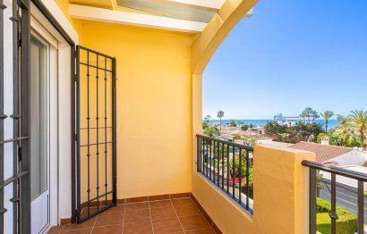 Reventa - House - Semi-Detached House - Marbella - Costabella