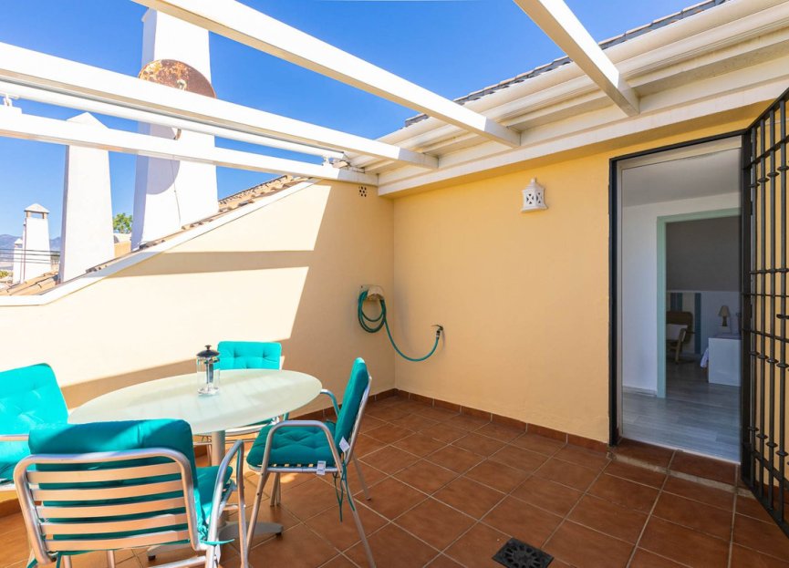 Resale - House - Semi-Detached House - Marbella - Costabella