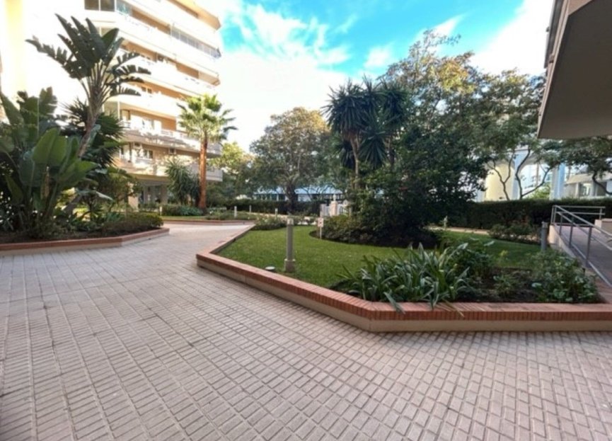 Resale - Apartment - Middle Floor Apartment - Marbella - Marbella Centro