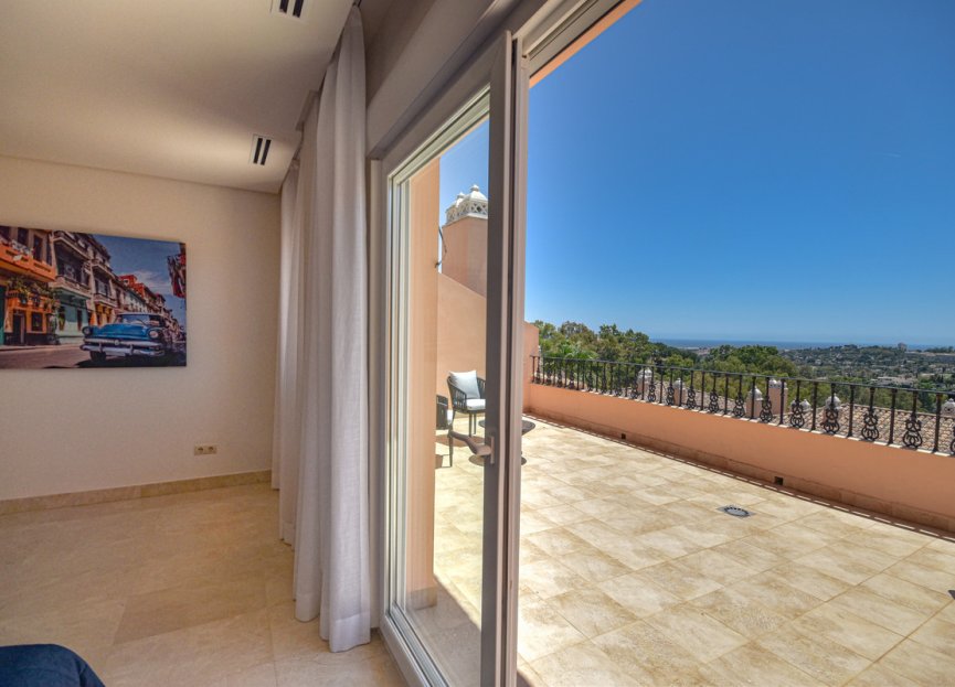 Resale - Apartment - Penthouse - Marbella - Nueva Andalucia