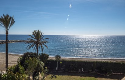 Resale - Apartment - Middle Floor Apartment - Marbella - Puerto Banús