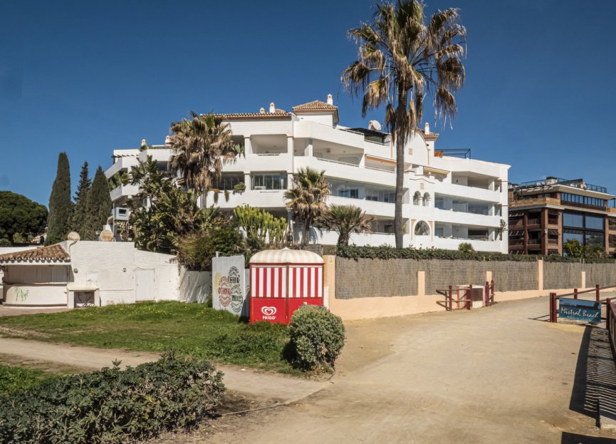 Resale - Apartment - Middle Floor Apartment - Marbella - Puerto Banús