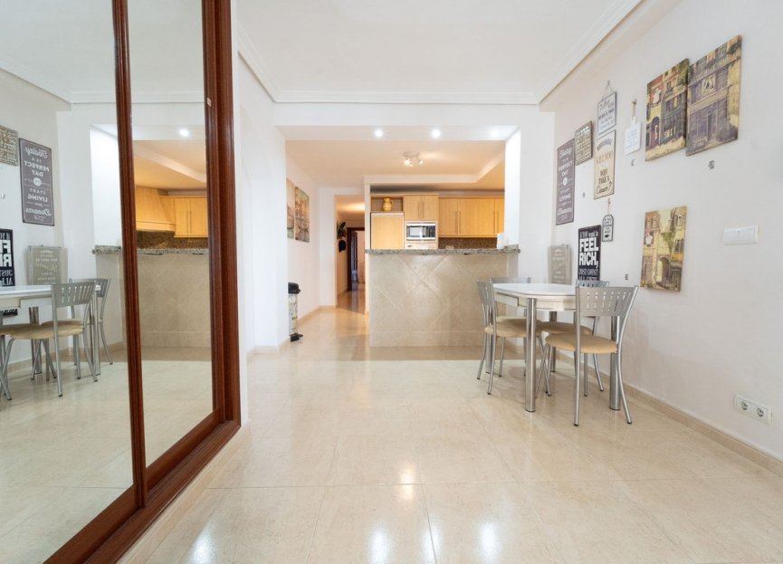 Resale - Apartment - Middle Floor Apartment - Fuengirola - Fuengirola Centro