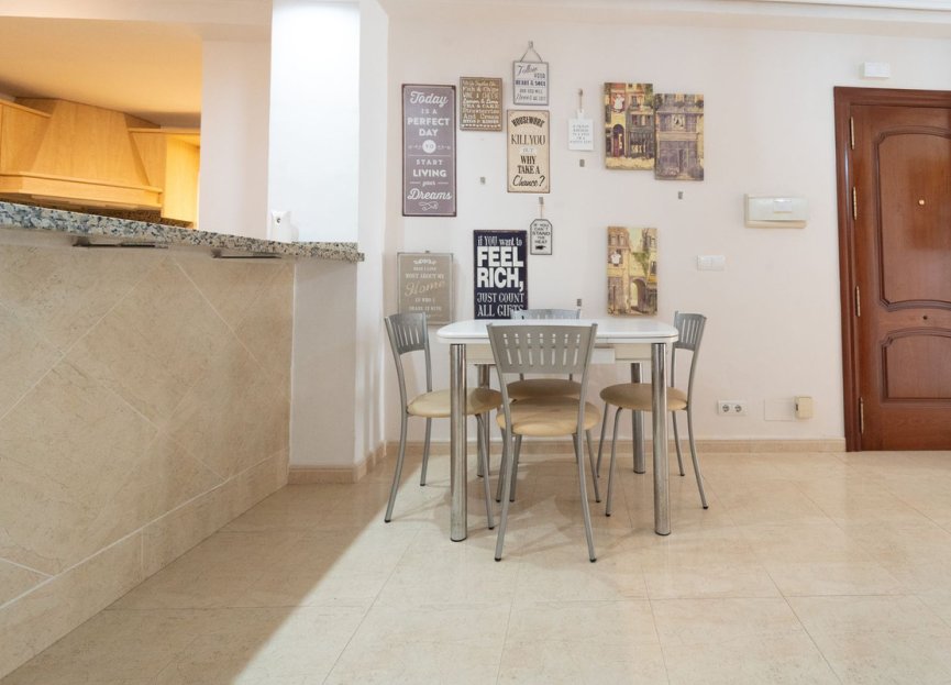 Resale - Apartment - Middle Floor Apartment - Fuengirola - Fuengirola Centro