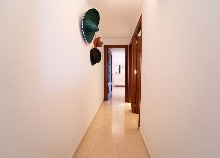 Resale - Apartment - Middle Floor Apartment - Fuengirola - Fuengirola Centro