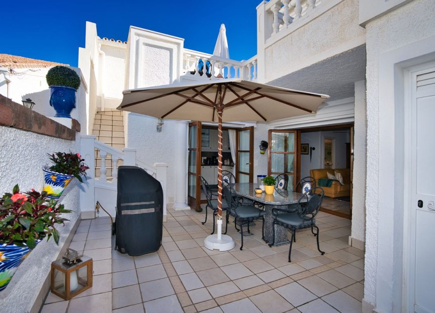 Resale - House - Semi-Detached House - Estepona - Estepona Centro