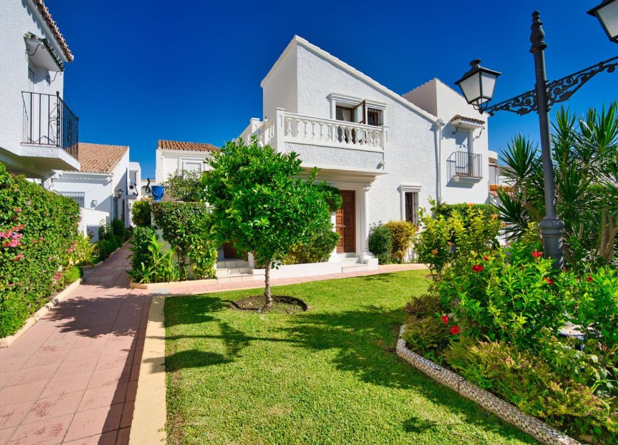 Resale - House - Semi-Detached House - Estepona - Estepona Centro