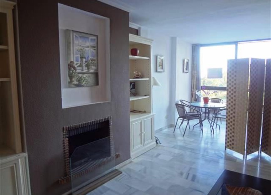 Resale - Apartment - Middle Floor Apartment - Marbella - Nueva Andalucia