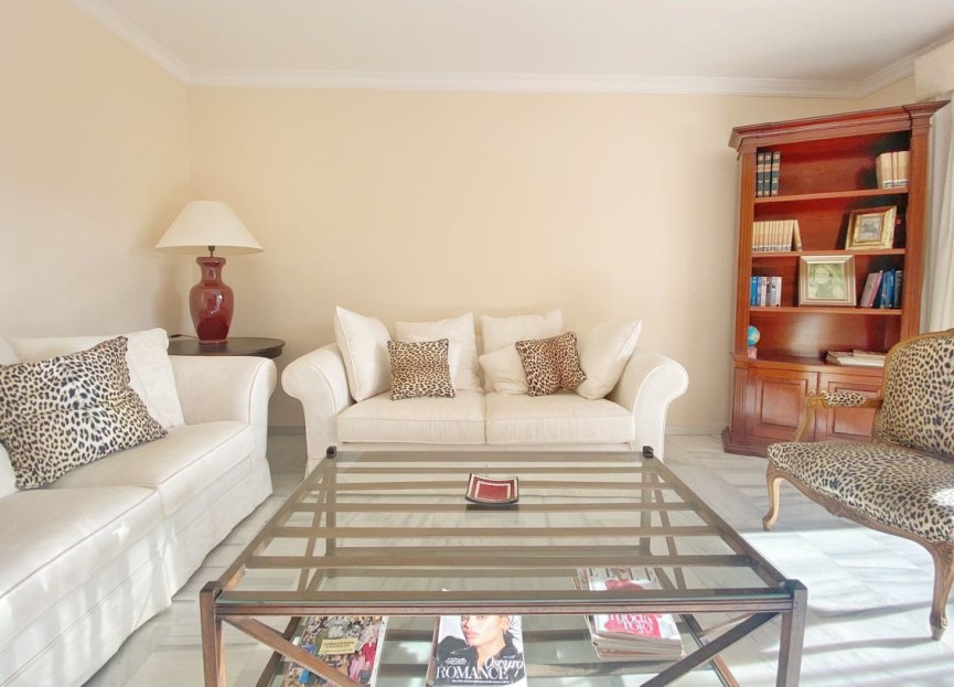 Resale - Apartment - Middle Floor Apartment - Marbella