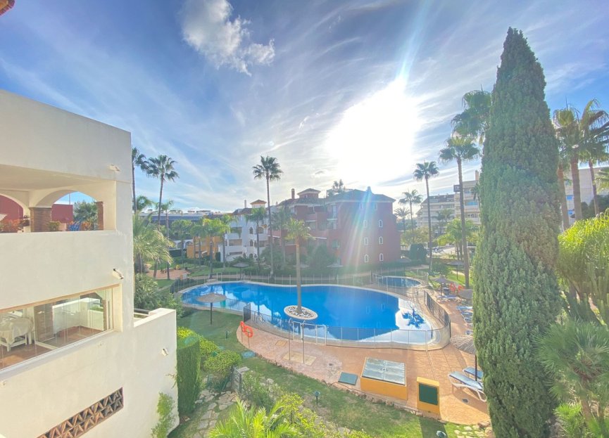 Resale - Apartment - Middle Floor Apartment - Marbella