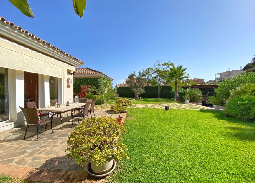 Resale - House - Detached Villa - Marbella - Elviria