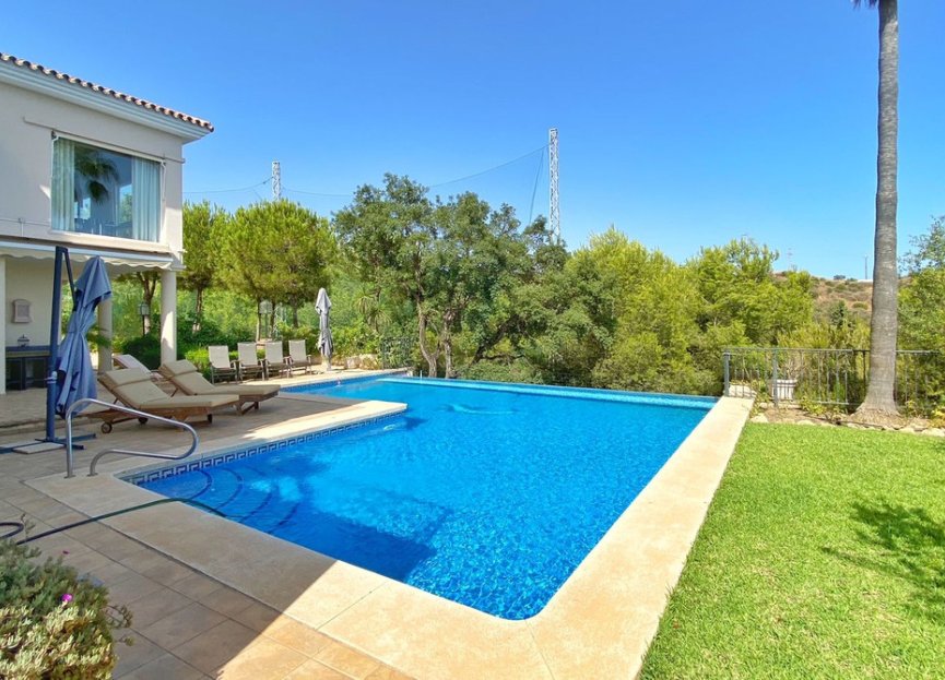 Resale - House - Detached Villa - Marbella - Elviria