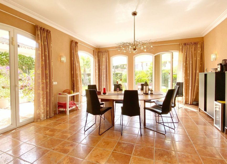 Resale - House - Detached Villa - Marbella - Elviria