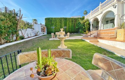 Resale - House - Detached Villa - Marbella