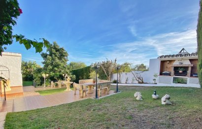 Resale - House - Detached Villa - Marbella