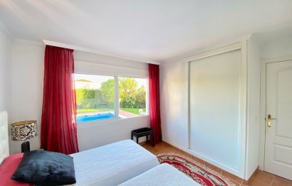 Resale - House - Detached Villa - Marbella