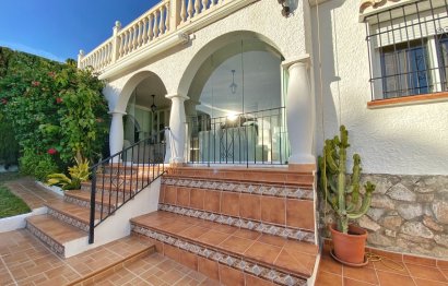 Resale - House - Detached Villa - Marbella