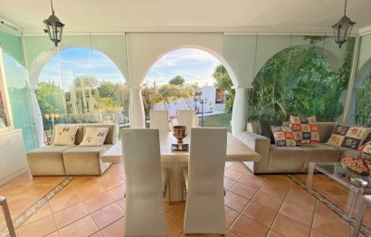 Resale - House - Detached Villa - Marbella