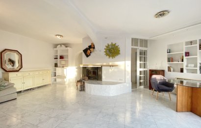 Resale - House - Detached Villa - Marbella - Marbella Centro