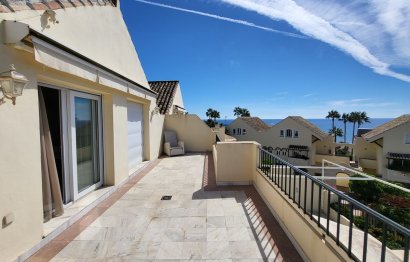 Resale - Apartment - Top Floor Apartment - Marbella - Elviria