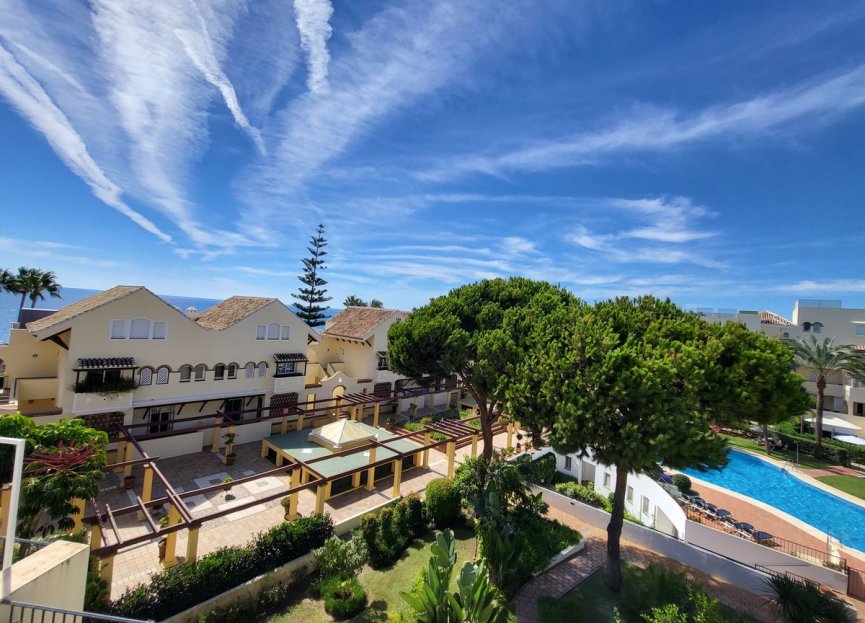 Resale - Apartment - Top Floor Apartment - Marbella - Elviria