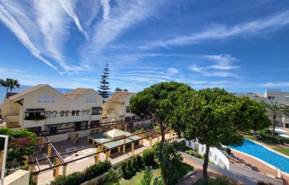 Resale - Apartment - Top Floor Apartment - Marbella - Elviria