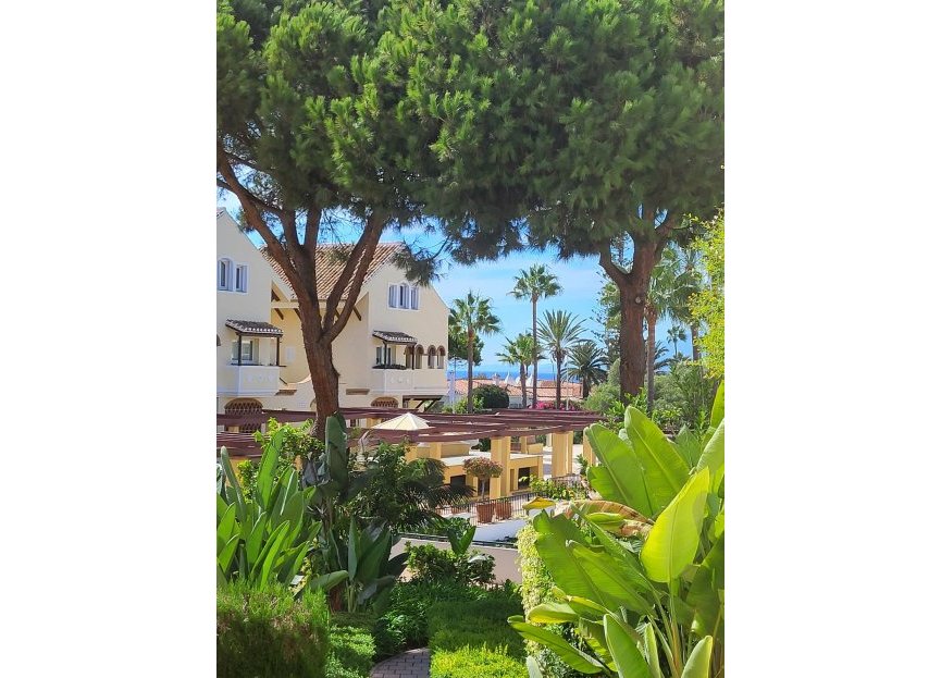 Resale - Apartment - Top Floor Apartment - Marbella - Elviria