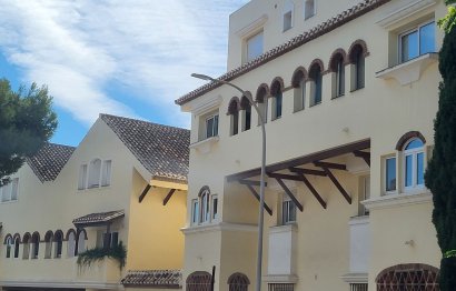 Resale - Apartment - Top Floor Apartment - Marbella - Elviria