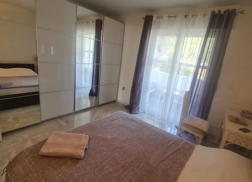 Resale - Apartment - Middle Floor Apartment - Marbella - Nueva Andalucia