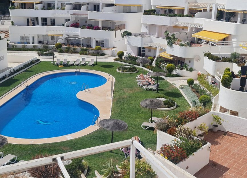 Resale - Apartment - Middle Floor Apartment - Marbella - Nueva Andalucia