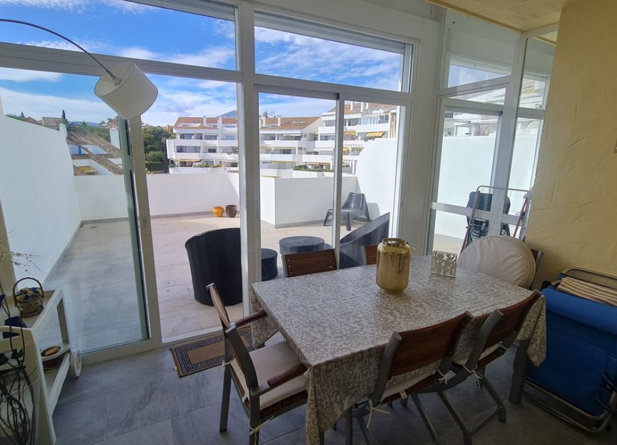 Resale - Apartment - Middle Floor Apartment - Marbella - Nueva Andalucia