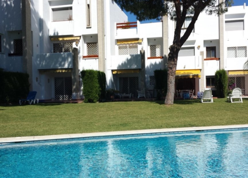 Resale - House - Townhouse - Marbella - Nueva Andalucia