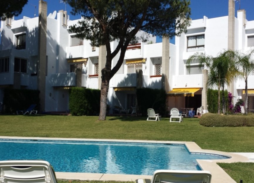 Resale - House - Townhouse - Marbella - Nueva Andalucia