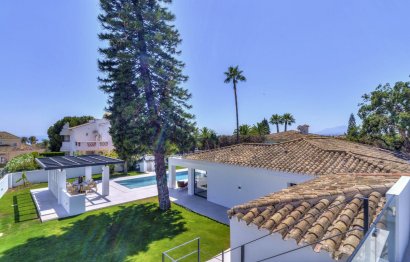 Resale - House - Detached Villa - Marbella - Elviria