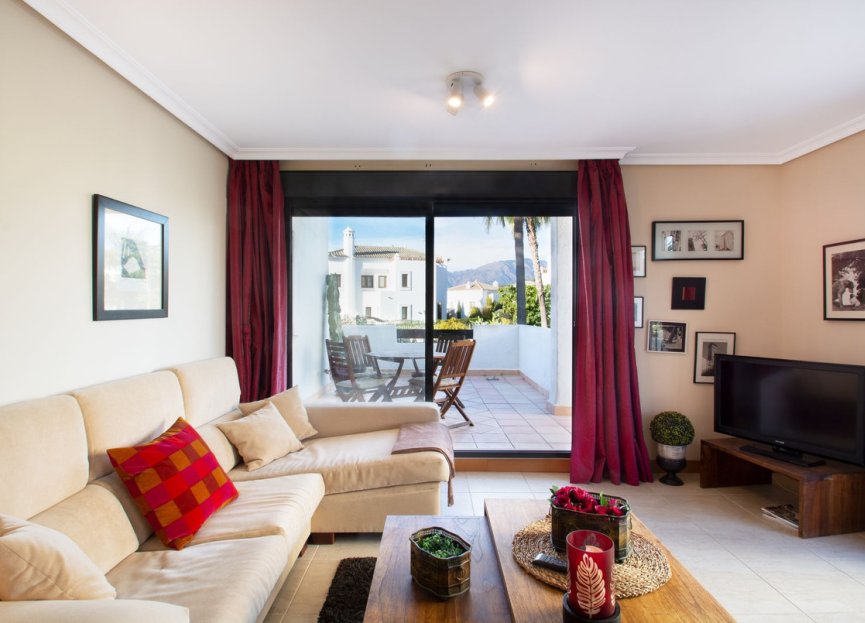 Resale - Apartment - Middle Floor Apartment - Estepona - Selwo