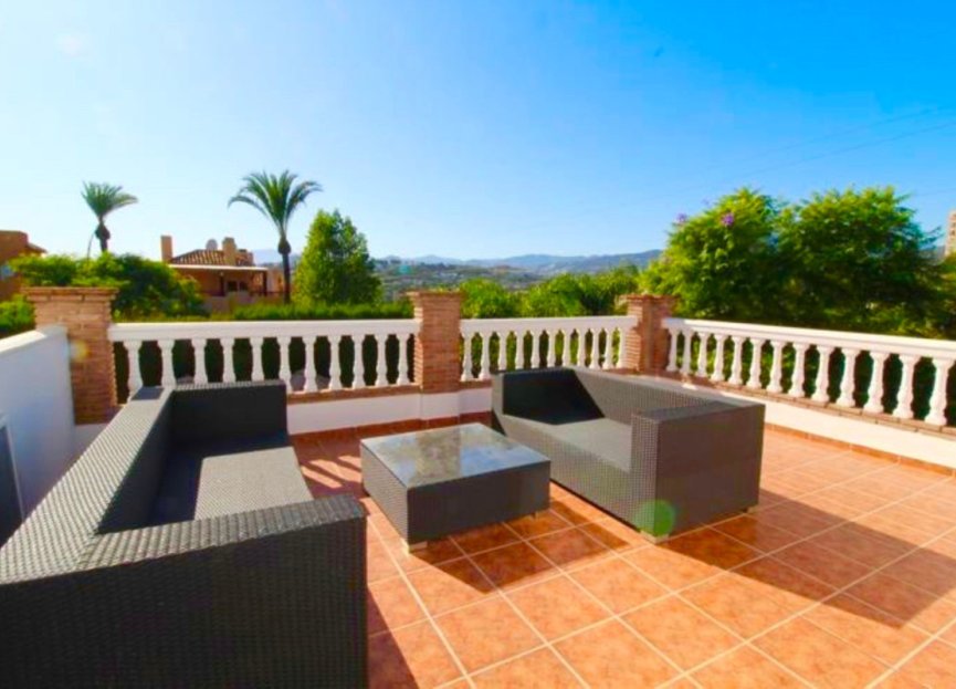 Resale - House - Detached Villa - Marbella - Nueva Andalucia