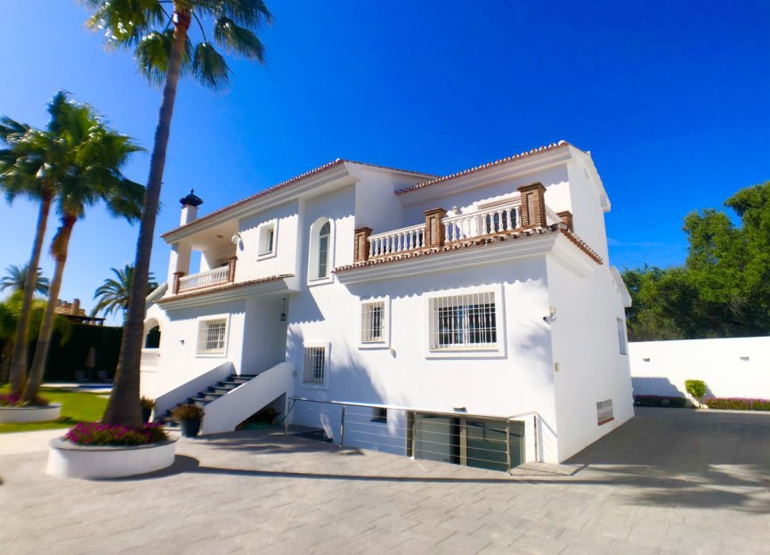 Resale - House - Detached Villa - Marbella - Nueva Andalucia