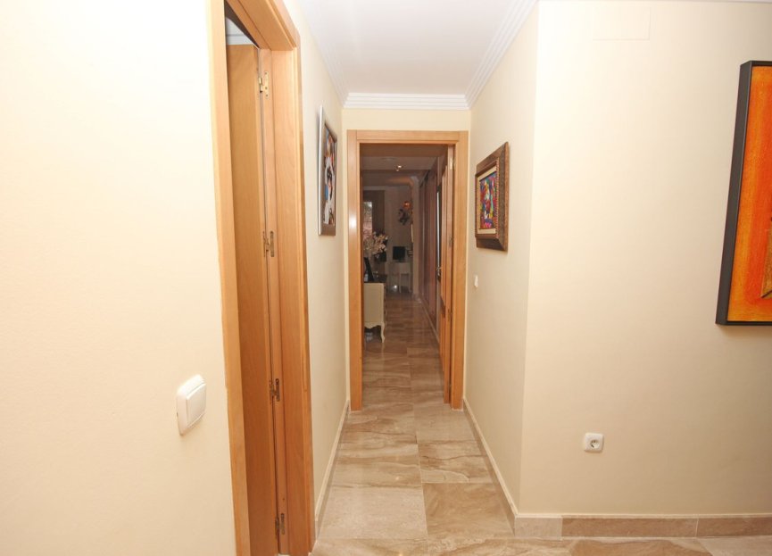 Resale - Apartment - Middle Floor Apartment - Estepona - New Golden Mile