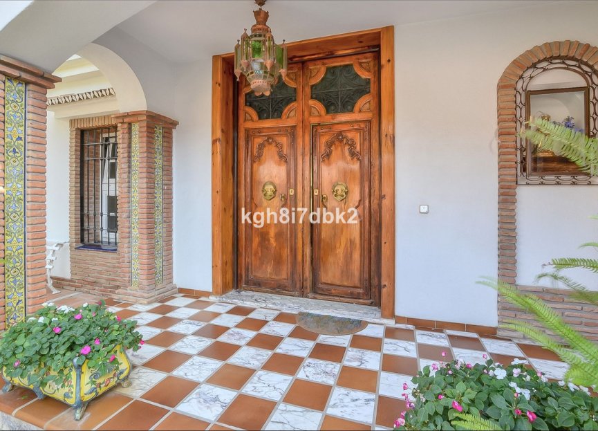 Resale - House - Detached Villa - Benalmádena - Benalmadena Centro