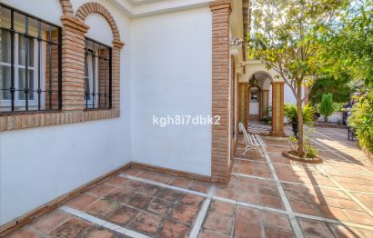 Resale - House - Detached Villa - Benalmádena - Benalmadena Centro