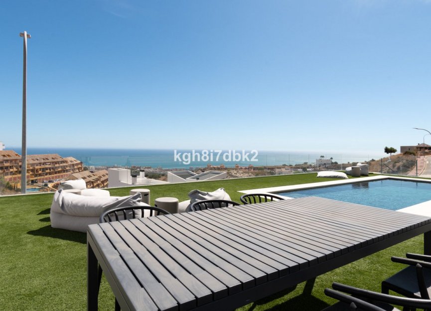 Resale - House - Detached Villa - Benalmádena - Benalmadena Centro