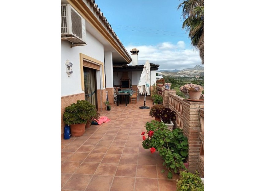 Resale - House - Detached Villa - Estepona - Cancelada