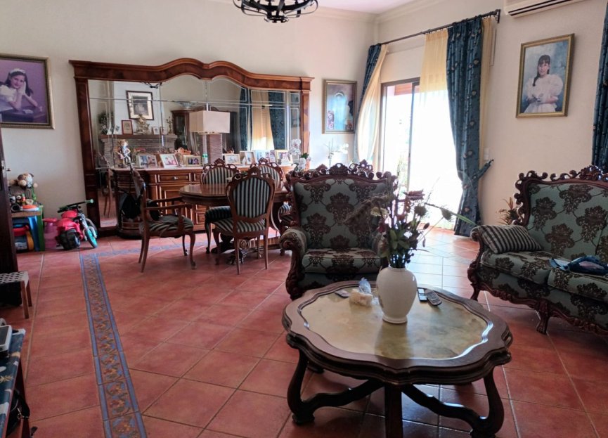 Resale - House - Detached Villa - Estepona - Cancelada